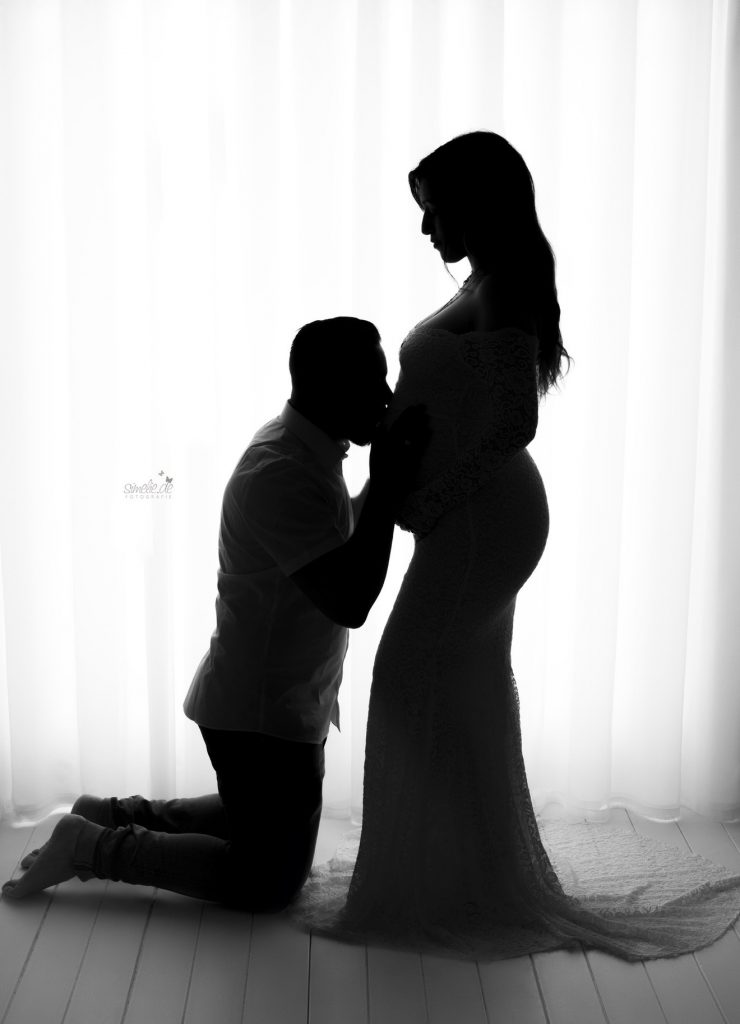 Silhouette eines werdenden Elternpaares